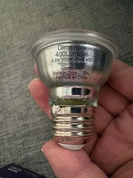 Photo of free 50w dimmable LED lightbulbs (L9k 0e7) #2