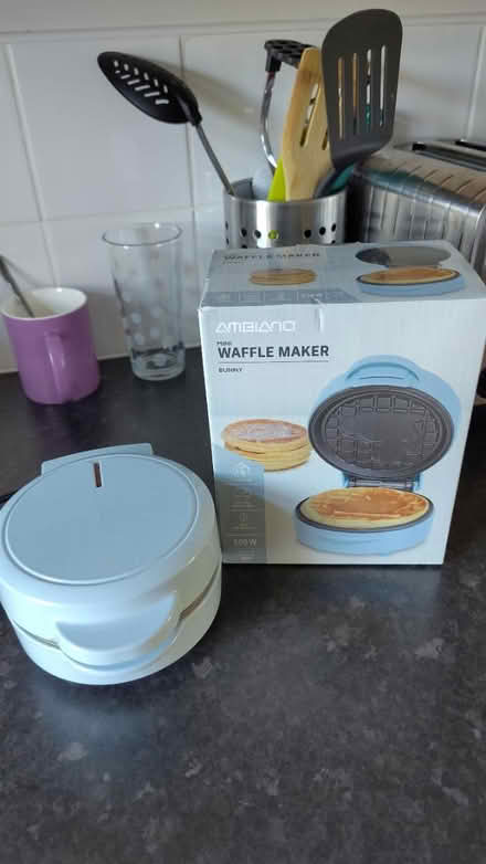 Photo of free Mini/snack waffle maker (Darley Dale DE4) #2