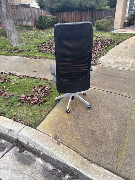 Photo of free High back office char (Just off North Mines Road) #1
