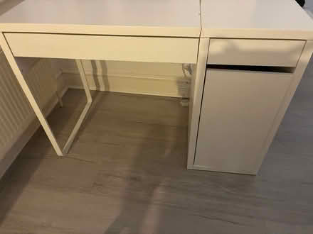 Photo of free White desk (Greencroft Gardens, NW6) #3