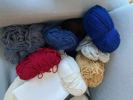 Photo of free selection of acrylic yarns (SW193TA) #1