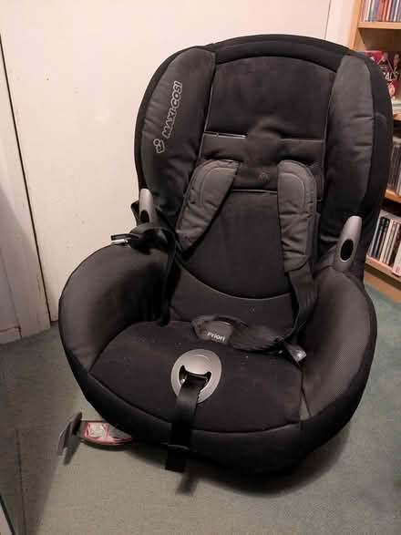 Photo of free Child's car seat, 9-18kg (Shalford, GU4) #1