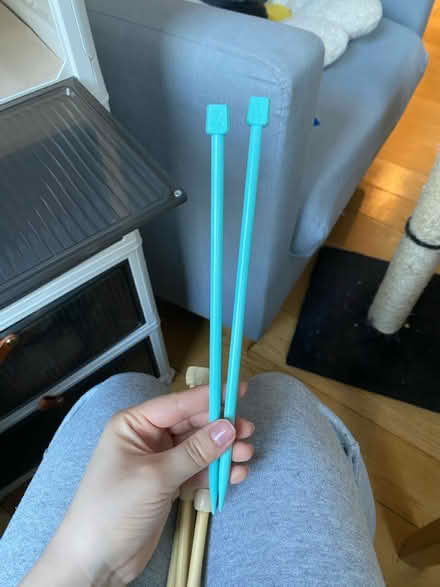 Photo of free plastic knitting needles (SW193TA) #2