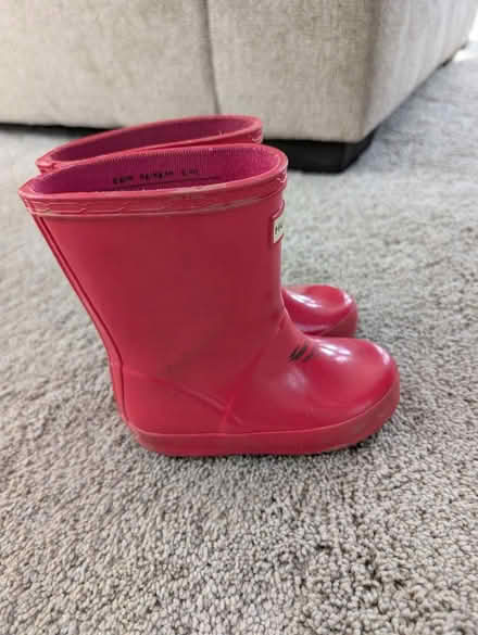 Photo of free Hunter rain boots - youth size 6/7 (Oxbow Lk and Elizabeth Lk Rds) #2
