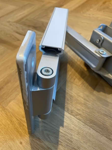 Photo of free TV bracket (Dore, S17) #2