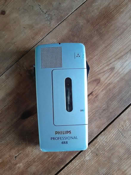 Photo of free handheld dictaphone (Blackford Hill EH9) #1