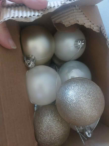 Photo of free 3ft pre lit xmas tree, baubles (Huyton L36) #2