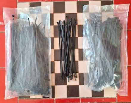 Photo of free 2 packs of 8 inch cable ties (Woodseats, S8 0) #1
