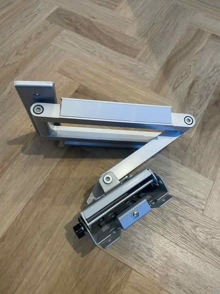 Photo of free TV bracket (Dore, S17) #3