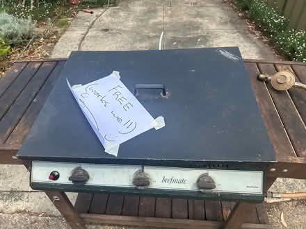 Photo of free ‘Beefeater’ brand barbecue (Ashfield) #2