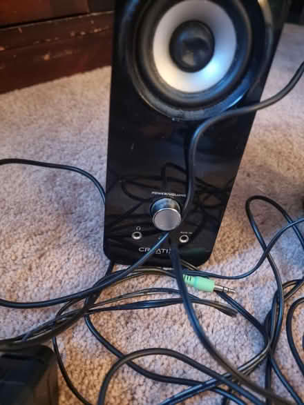 Photo of free Creative PC speakers (RG4) #2