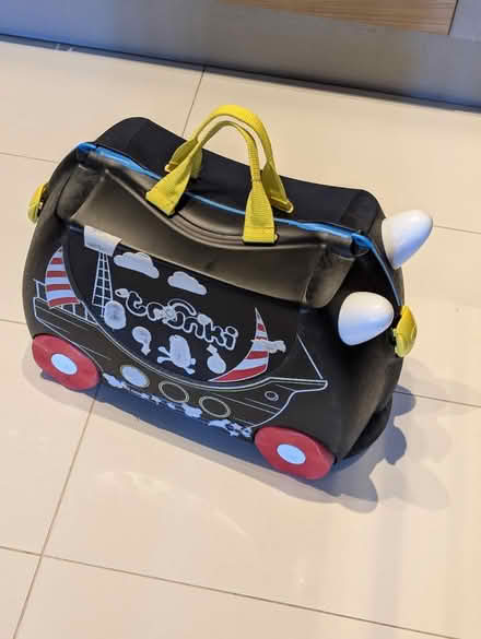 Photo of free Kids luggage (SE10) #3