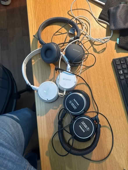 Photo of free Wired headphones (Sevenoaks TN13) #1