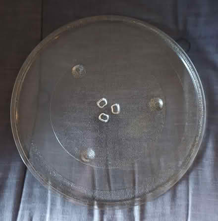 Photo of free 34cm/13.5" microwave plate (Crookes (S10)) #1