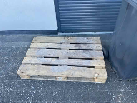 Photo of free Pallet (Shenfield CM15) #1