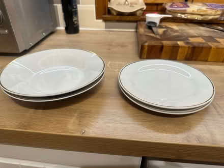 Photo of free 4 plates (GU14) #1