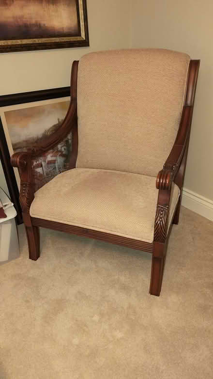 Photo of free Chair (Trafalgar/River Oaks, Oakville) #1