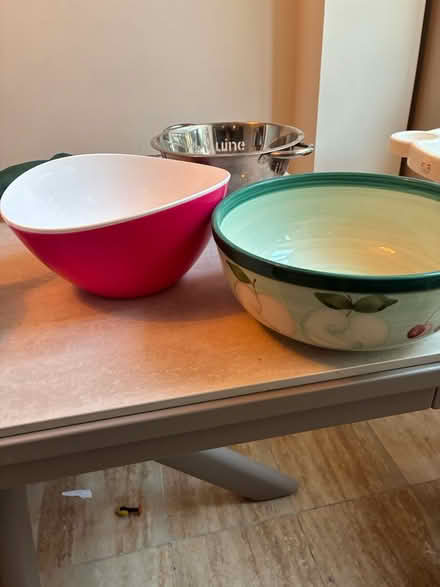 Photo of free New teapot and bowls (Sandycove) #2