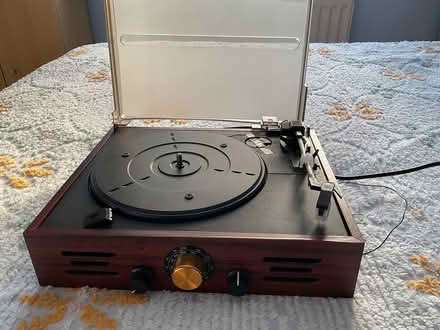 Photo of free Record player with radio (Cross hills Keighley Bd20) #1