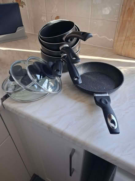 Photo of free Sauce pans and frying pan (High Brooms TN4) #1