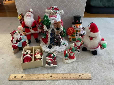 Photo of free Santas (and a snowman) (Watertown Square) #1