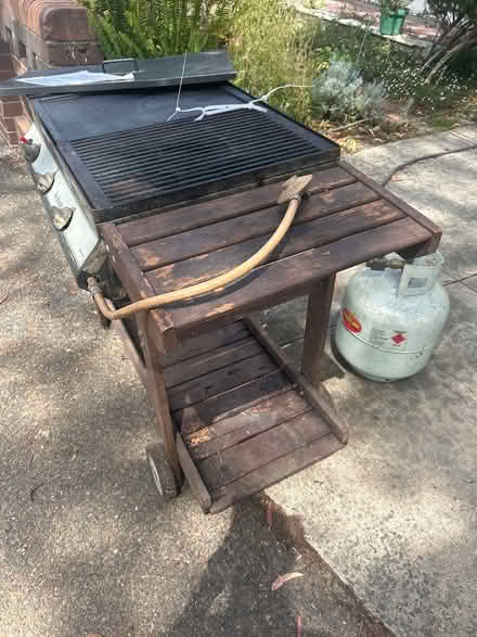 Photo of free ‘Beefeater’ brand barbecue (Ashfield) #3