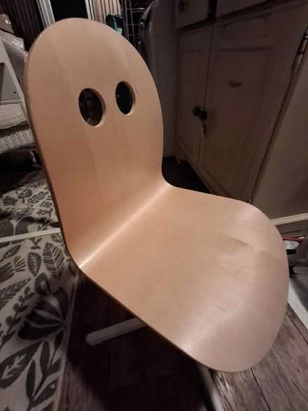 Photo of free Child's white desk and chair (Browns Hill GL6) #1