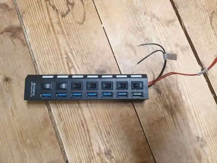 Photo of free Switchable USB hub (Frimley Green (GU16)) #1