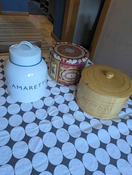 Photo of free Collection of biscuit tins (Frome, Trinity area) #1