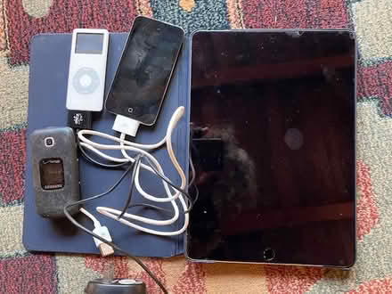 Photo of free apple e-waste (south sunnyvale) #1