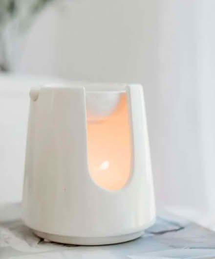 Photo of free 11 candle melts + wax melter by The Rhubarb Candle Company (Surbiton KT1) #1