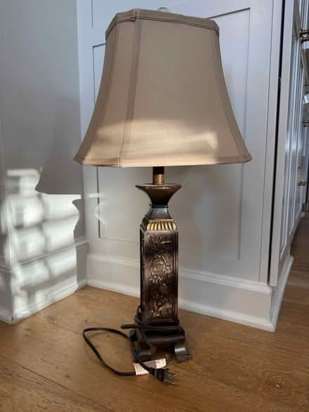 Photo of free Lamp 27” (+~) (NE Vienna) #1