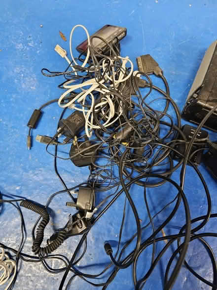 Photo of free Misc cables, pc speakers (Mickleover DE3) #1
