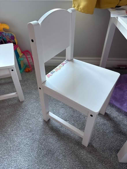Photo of Ikea kid’s chair (Garston L19) #1