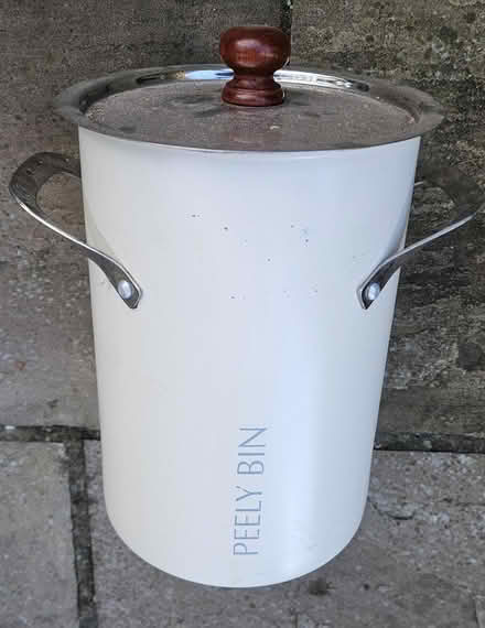 Photo of free Food compost bin caddy (Honiton EX14) #1