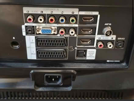 Photo of free Samsung 40" Full HD LCD TV (Basingstoke RG22) #4