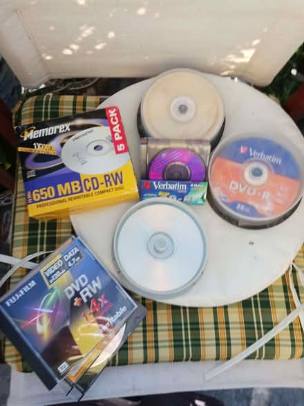 Photo of free Blank DVD/CD Discs (Rainham ME8) #1