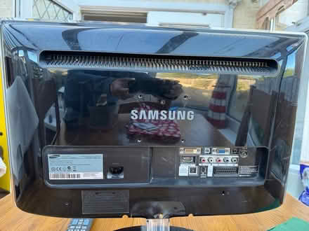 Photo of free Samsung HD TV (Goffs Oak) #2