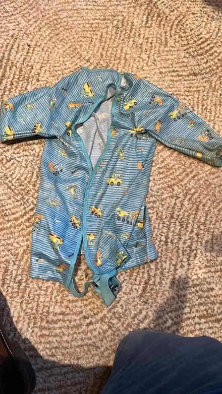 Photo of free Toddler apron for painting/ cooking (Stoke Newington N16) #1