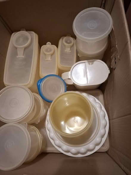 Photo of free A box of 1970s Tupperware items (New Marston OX3) #1