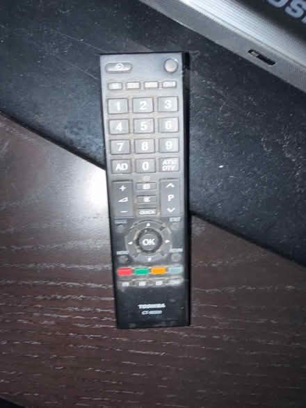 Photo of free 32 inch Toshiba TV (Bermondsey SE16) #3