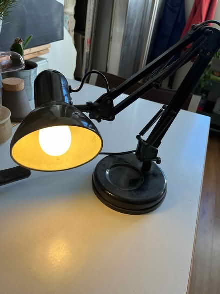 Photo of free 1x desk lamp (E1 — Shadwell) #1