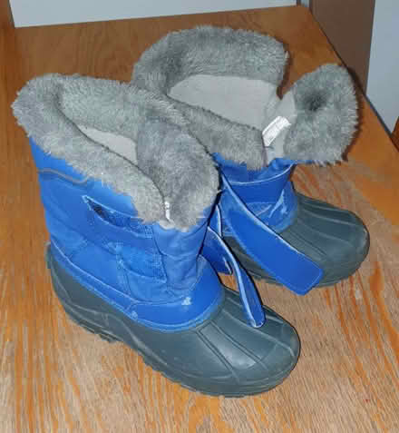 Photo of free Thermal/snow boots size 1 (Royston SG8) #1