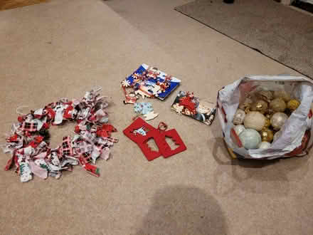 Photo of free Christmas decorations 🎄 (Lloyd Park) #1