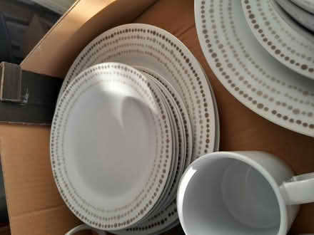Photo of free Mixture of plates, bowls & mugs (Hoddesdon EN11) #1