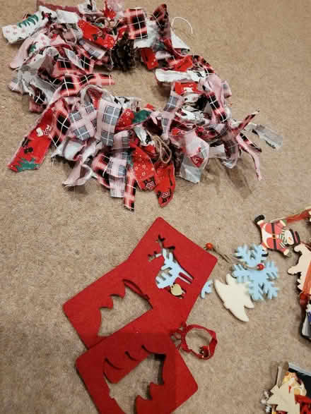 Photo of free Christmas decorations 🎄 (Lloyd Park) #3