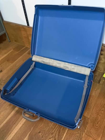Photo of free Samsonite hard shell suitcase (Darley Abbey DE22) #2