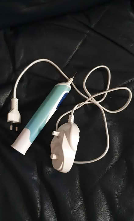 Photo of free Electric toothbrush (Iffley Road (OX4)) #1