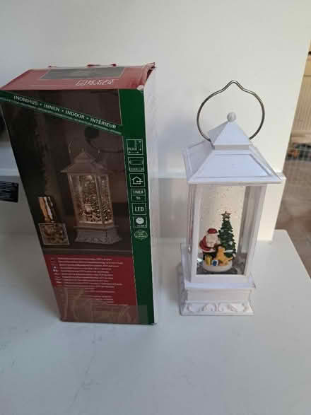 Photo of free White Christmas Lantern (Woodley RG5) #1