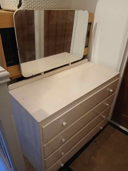 Photo of free Chest of drawers (Totterdown, Bristol) #1